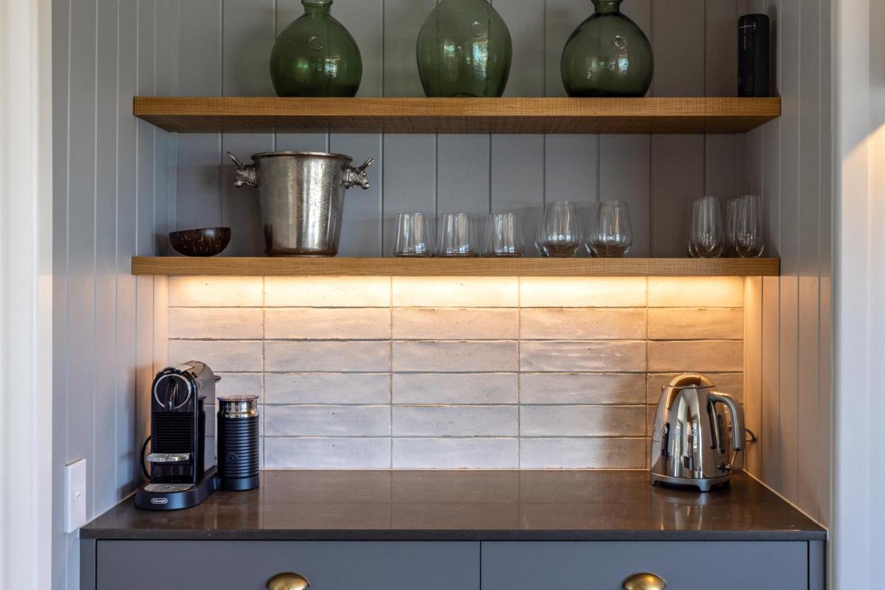 Smiths Cottage - Stay Waiheke Oneroa Ngoại thất bức ảnh
